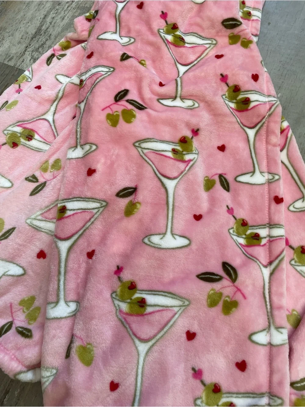 NWT Pink Martini And Olive Heart Patterned Oversized Velvet Plush Blanket